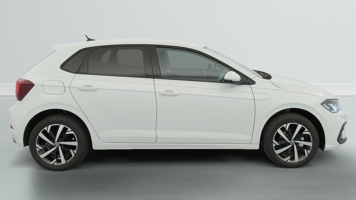 Volkswagen POLO - Image 8