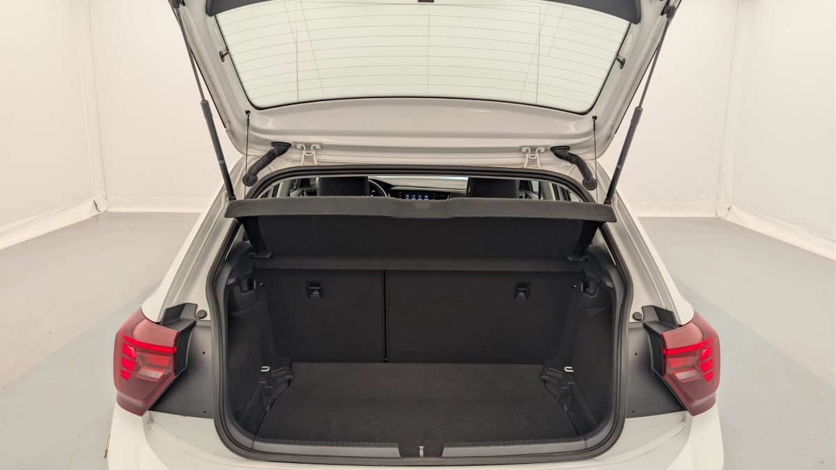 Volkswagen POLO - Image 11