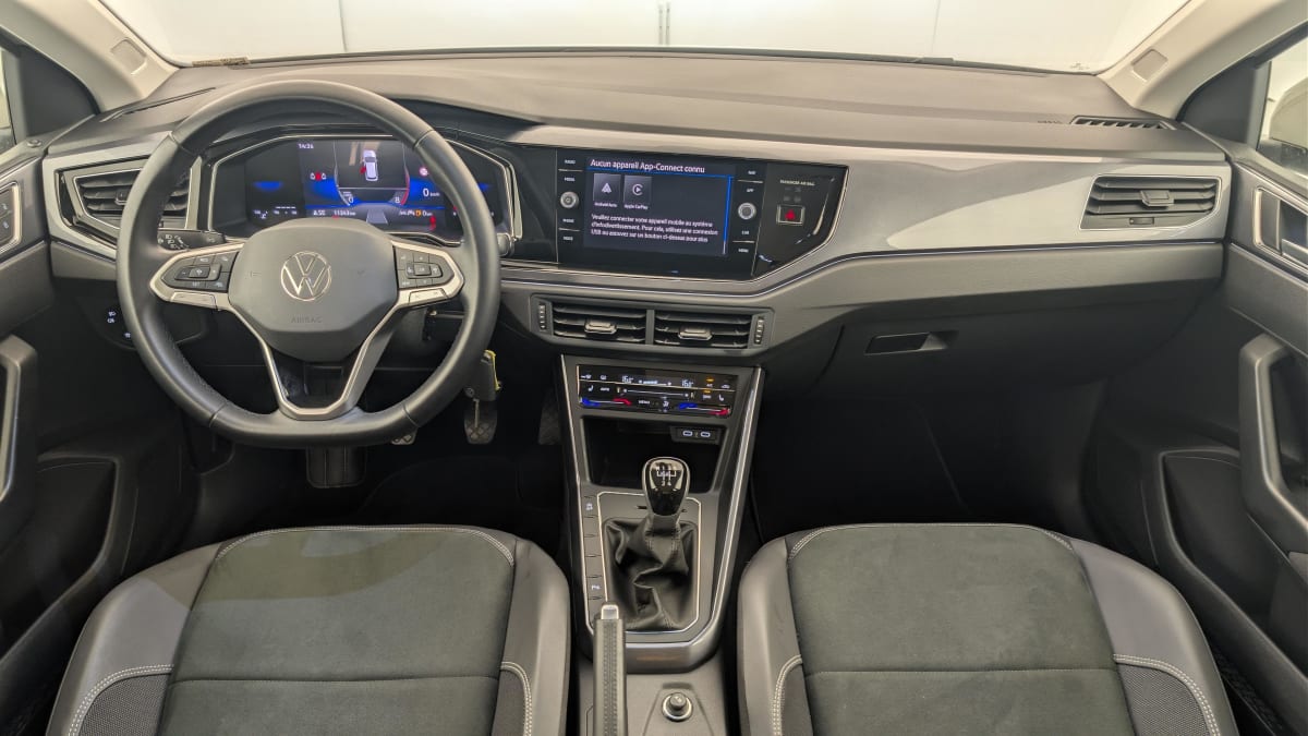 Volkswagen POLO - Image 13