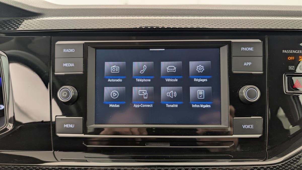 Volkswagen POLO - Image 18