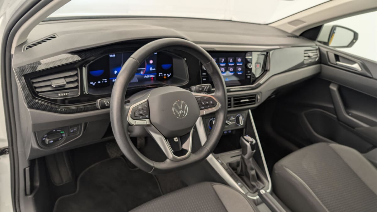 Volkswagen POLO - Image 15