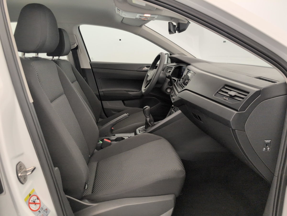 Volkswagen POLO - Image 9