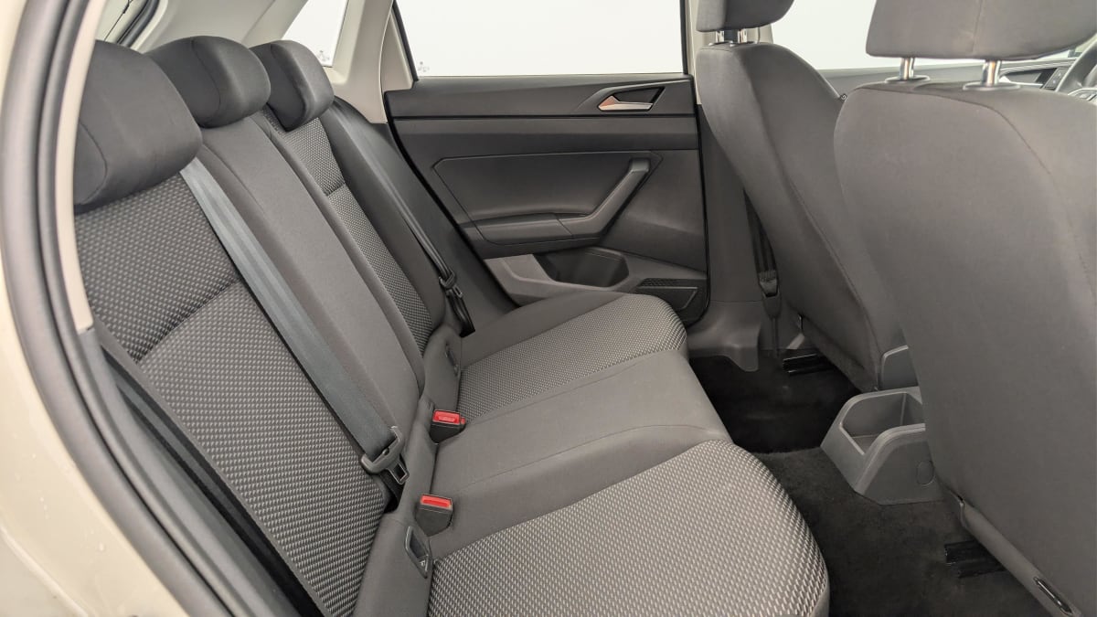 Volkswagen POLO - Image 10