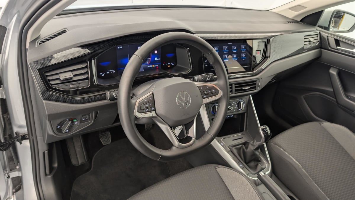 Volkswagen POLO - Image 15