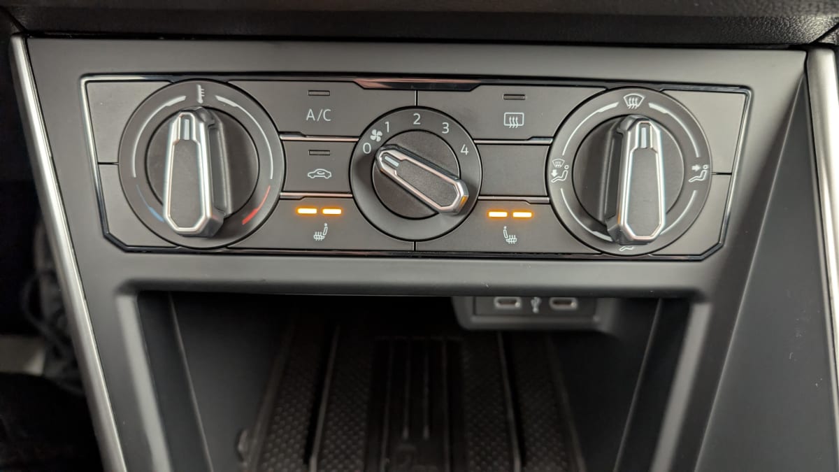 Volkswagen POLO - Image 19