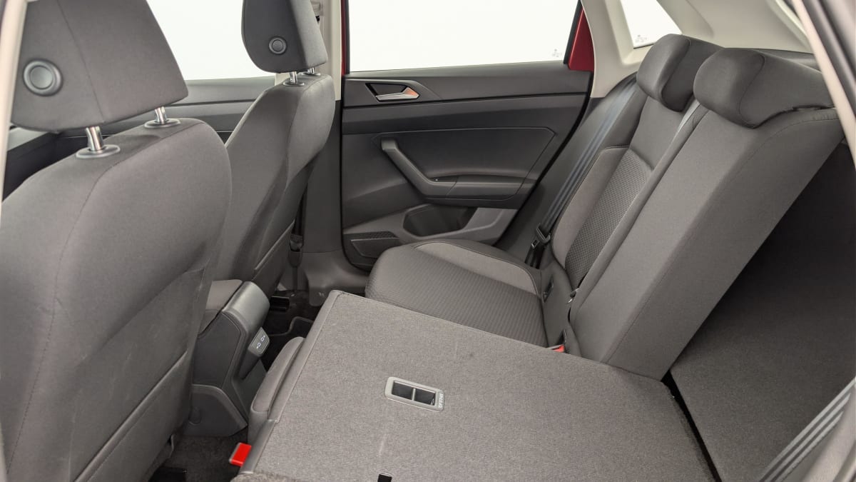 Volkswagen POLO - Image 12