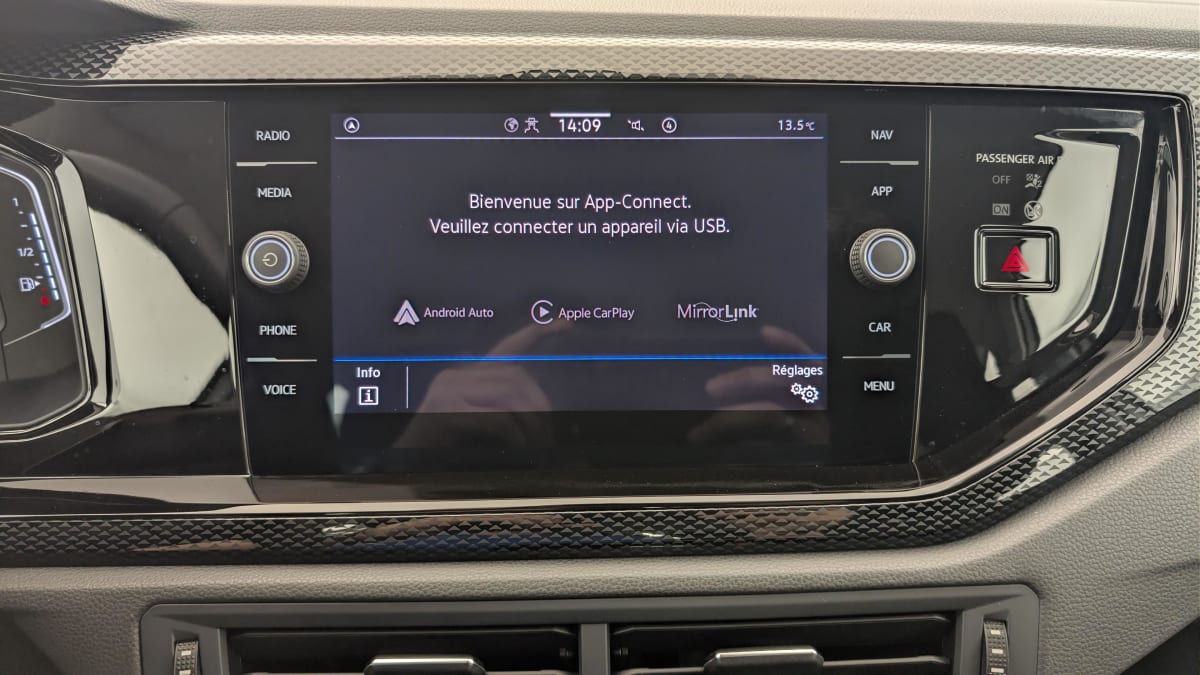 Volkswagen POLO - Image 19