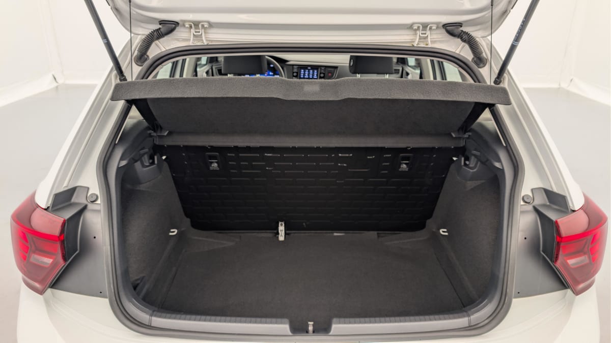 Volkswagen POLO - Image 11