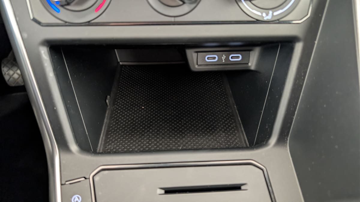 Volkswagen POLO - Image 19