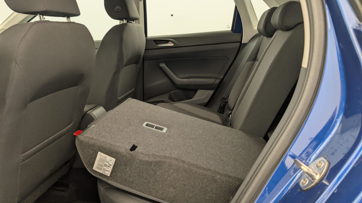 Volkswagen POLO - Image 12