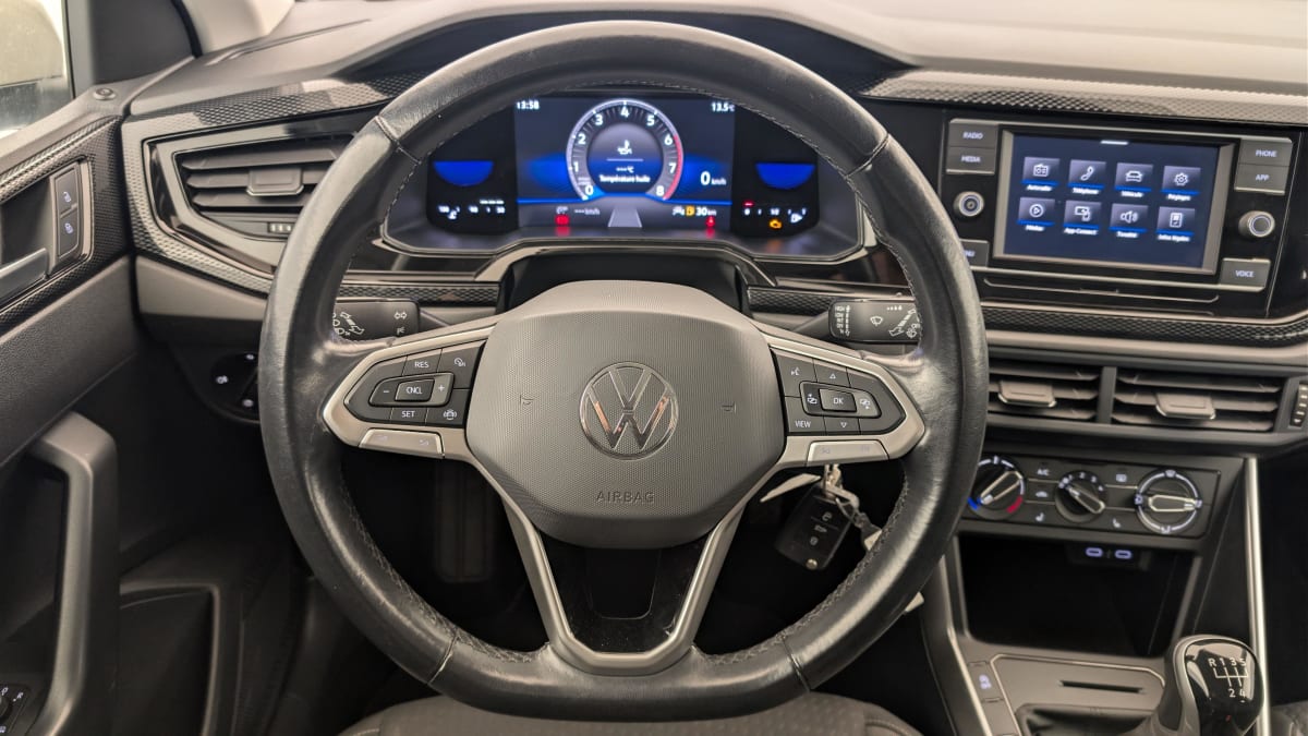 Volkswagen POLO - Image 14