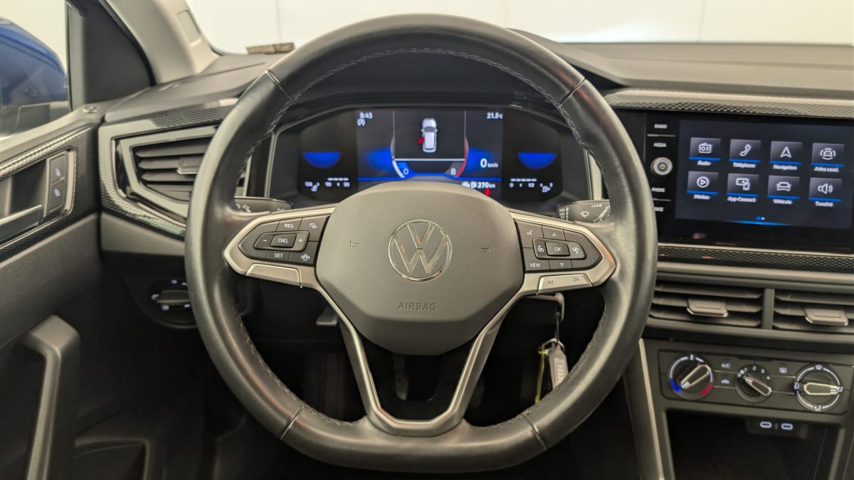 Volkswagen POLO - Image 14