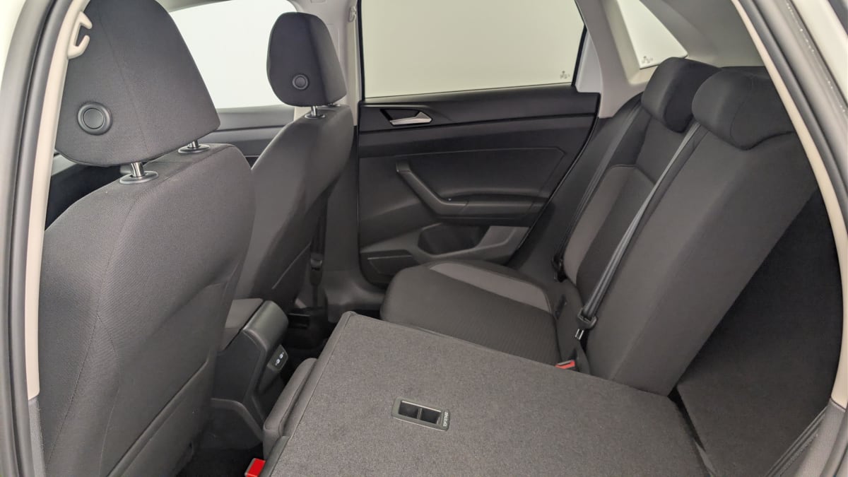 Volkswagen POLO - Image 12