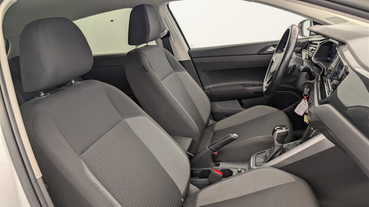 Volkswagen POLO - Image 9