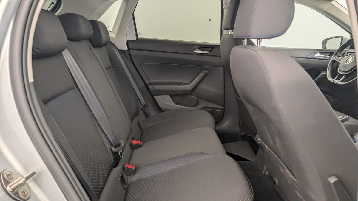 Volkswagen POLO - Image 10