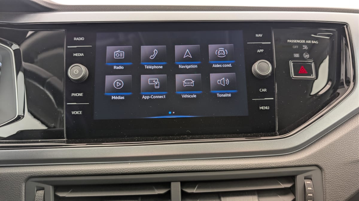 Volkswagen POLO - Image 17