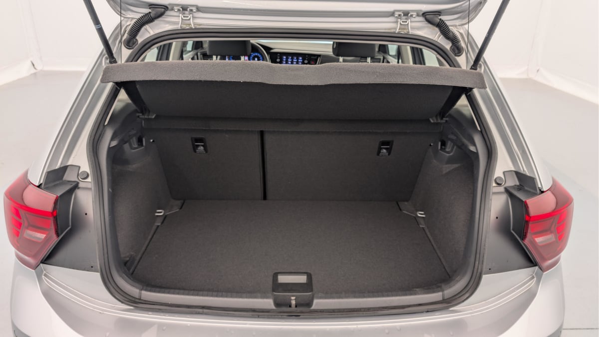 Volkswagen POLO - Image 11
