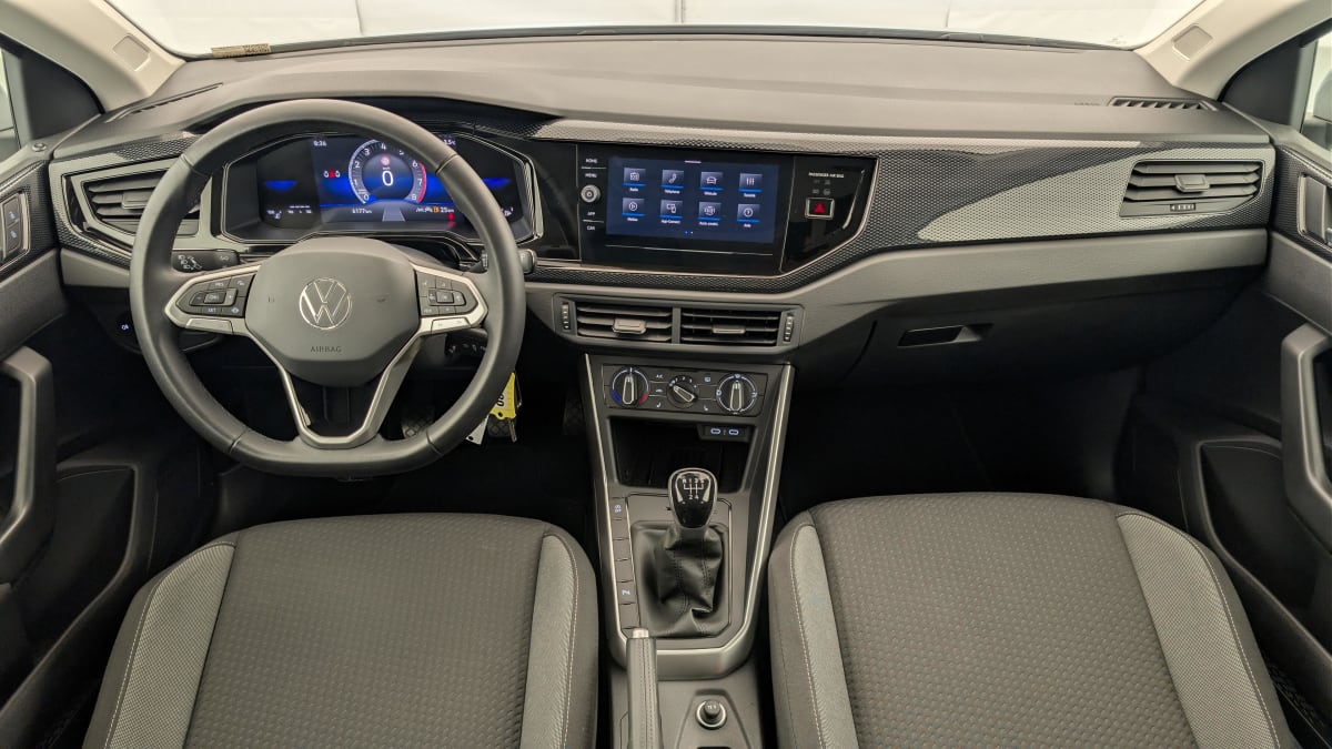 Volkswagen POLO - Image 13
