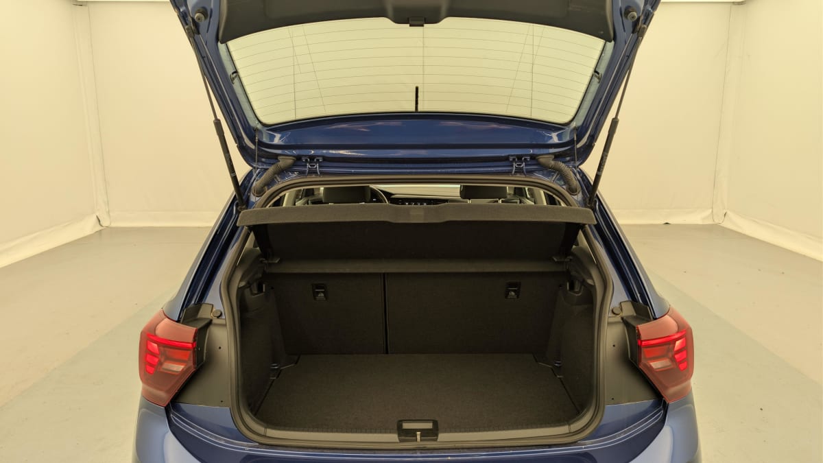 Volkswagen POLO - Image 11