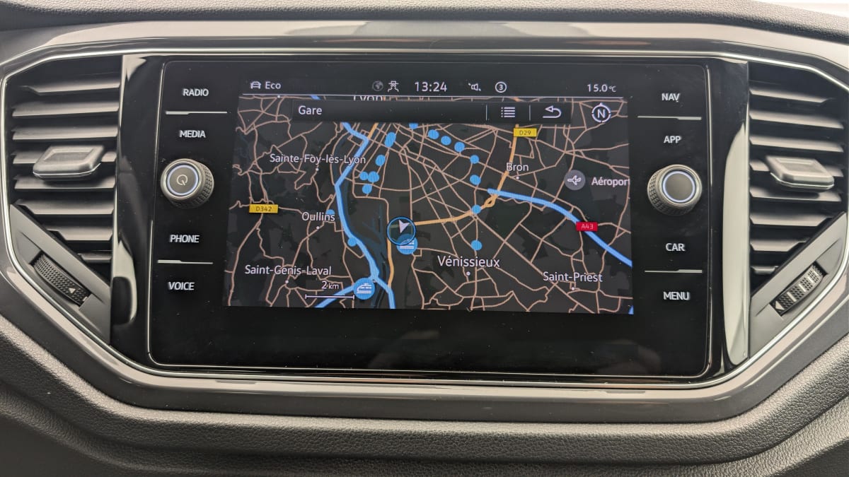 Volkswagen T-Roc - Image 18