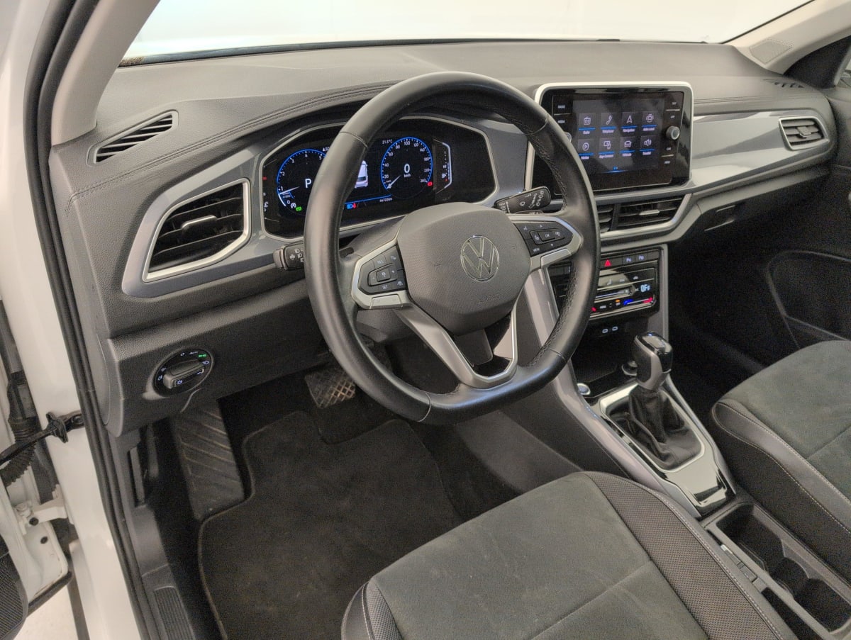 Volkswagen T-Roc - Image 15