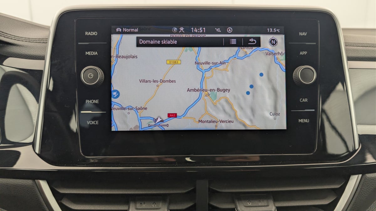 Volkswagen T-Roc - Image 17