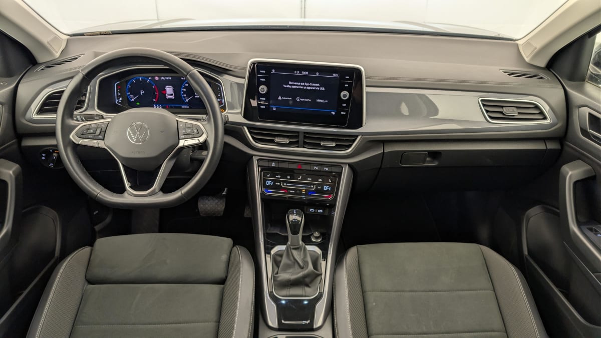 Volkswagen T-Roc - Image 12