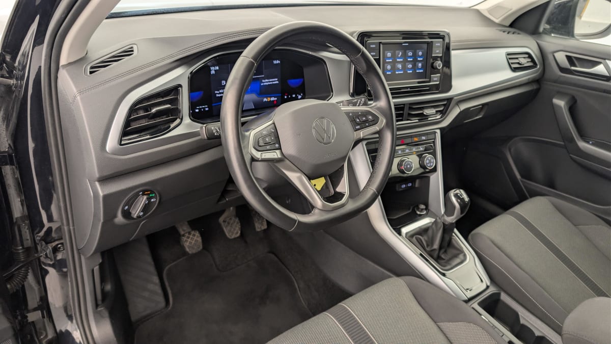 Volkswagen T-Roc - Image 15