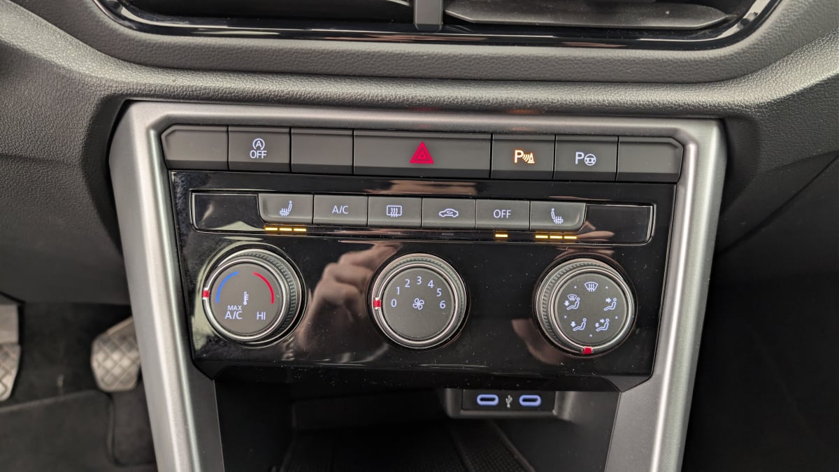 Volkswagen T-Roc - Image 19