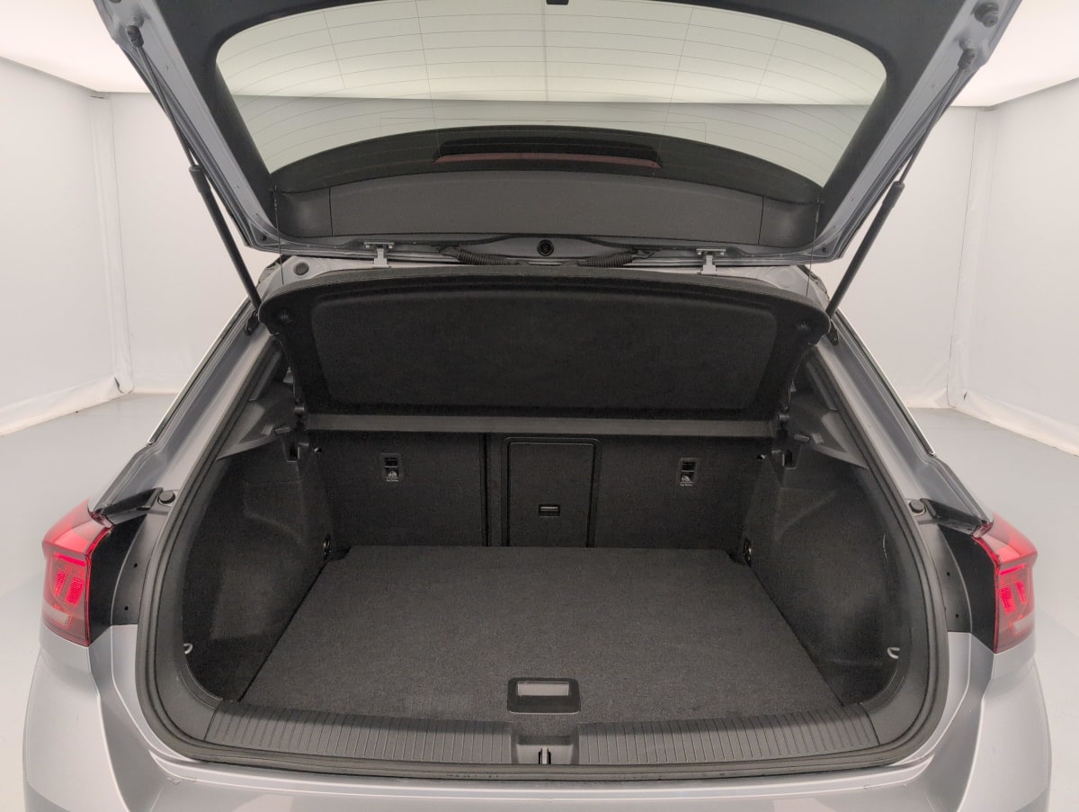 Volkswagen T-Roc - Image 11