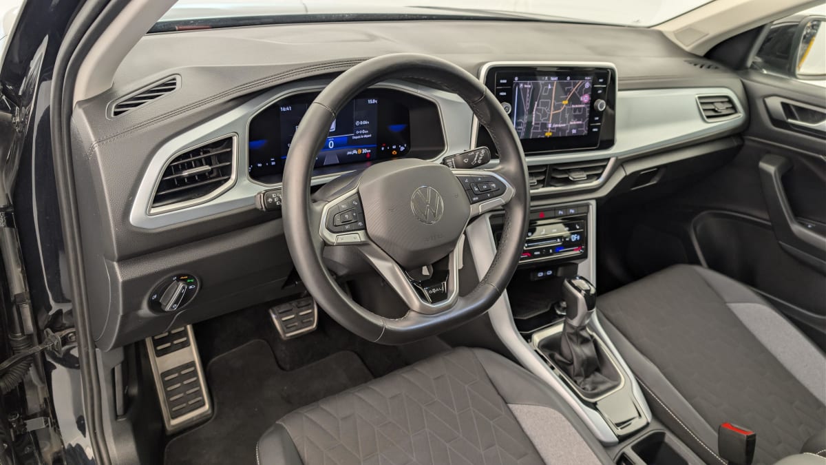 Volkswagen T-Roc - Image 15