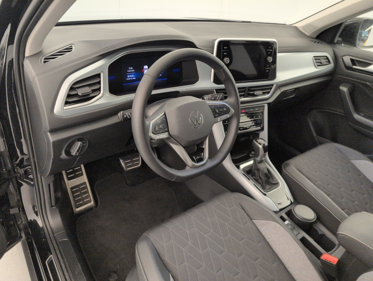 Volkswagen T-Roc - Image 15