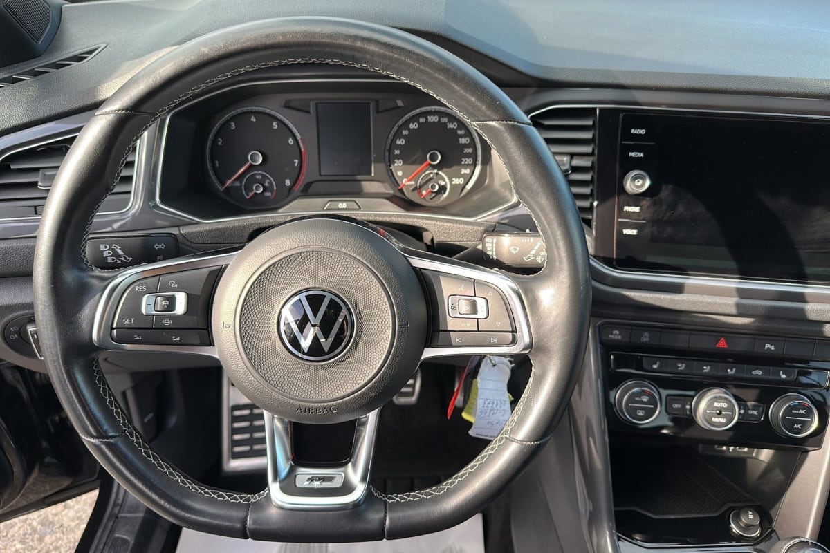 Volkswagen T-Roc - Image 12