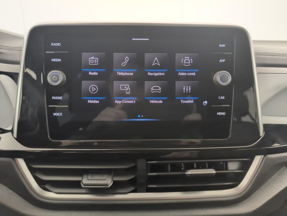 Volkswagen T-Roc - Image 19