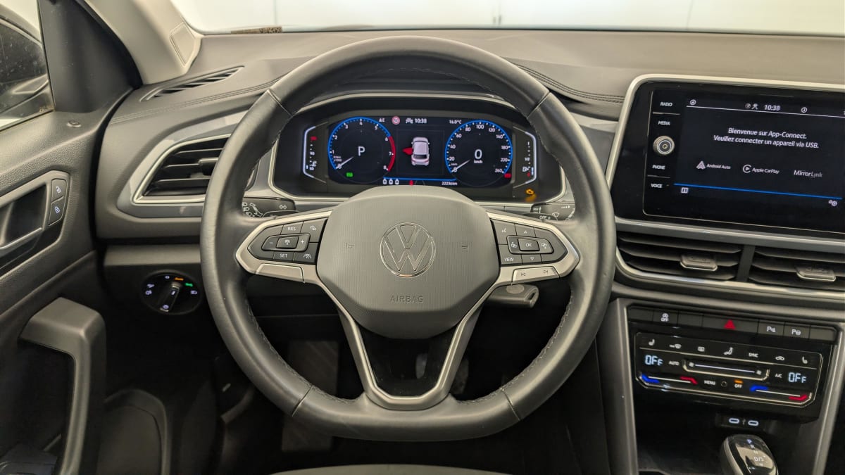 Volkswagen T-Roc - Image 13