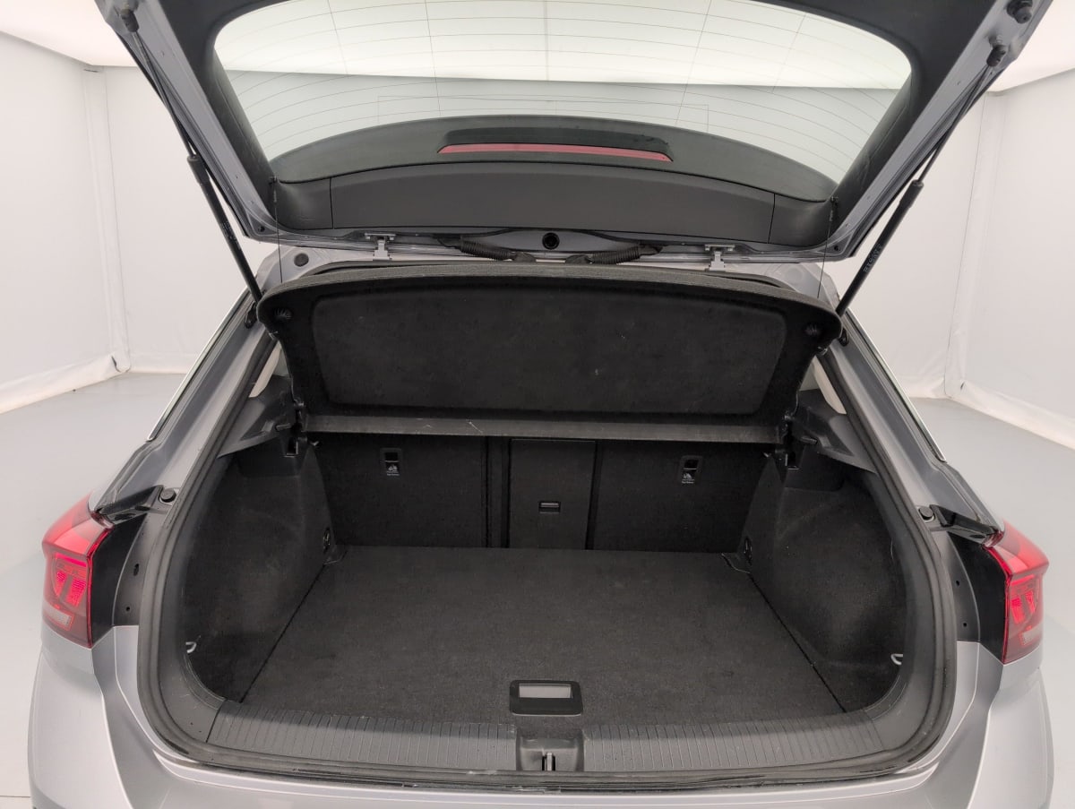 Volkswagen T-Roc - Image 11