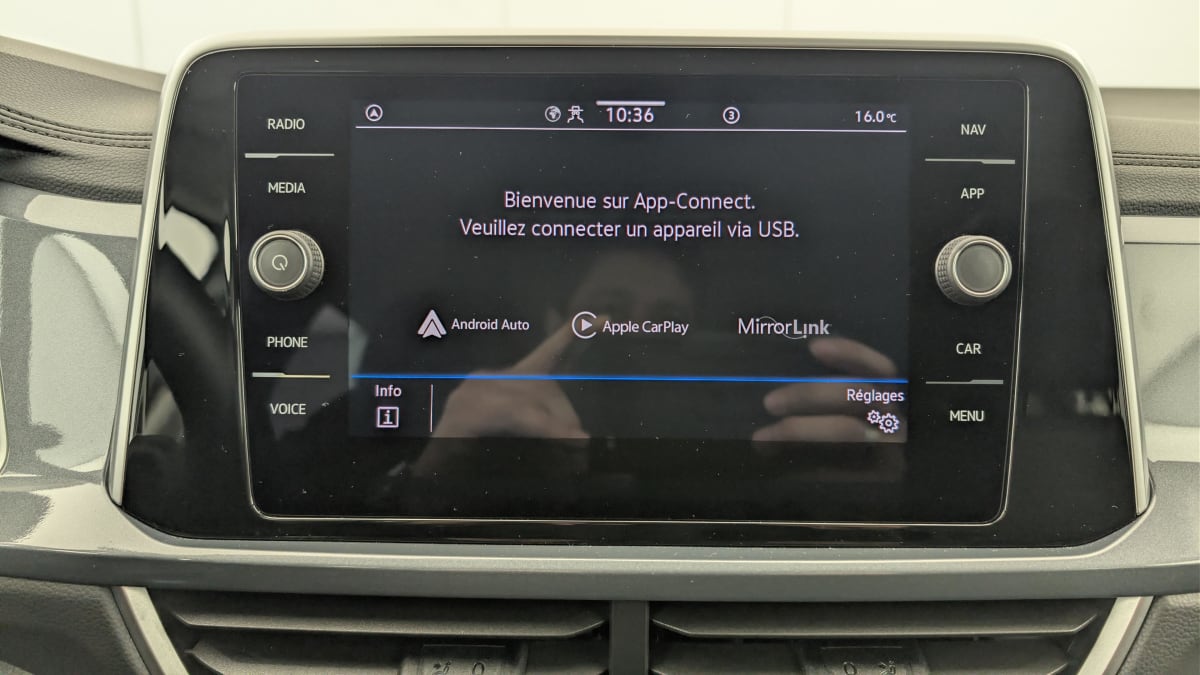 Volkswagen T-Roc - Image 18