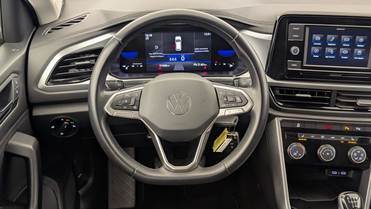 Volkswagen T-Roc - Image 14