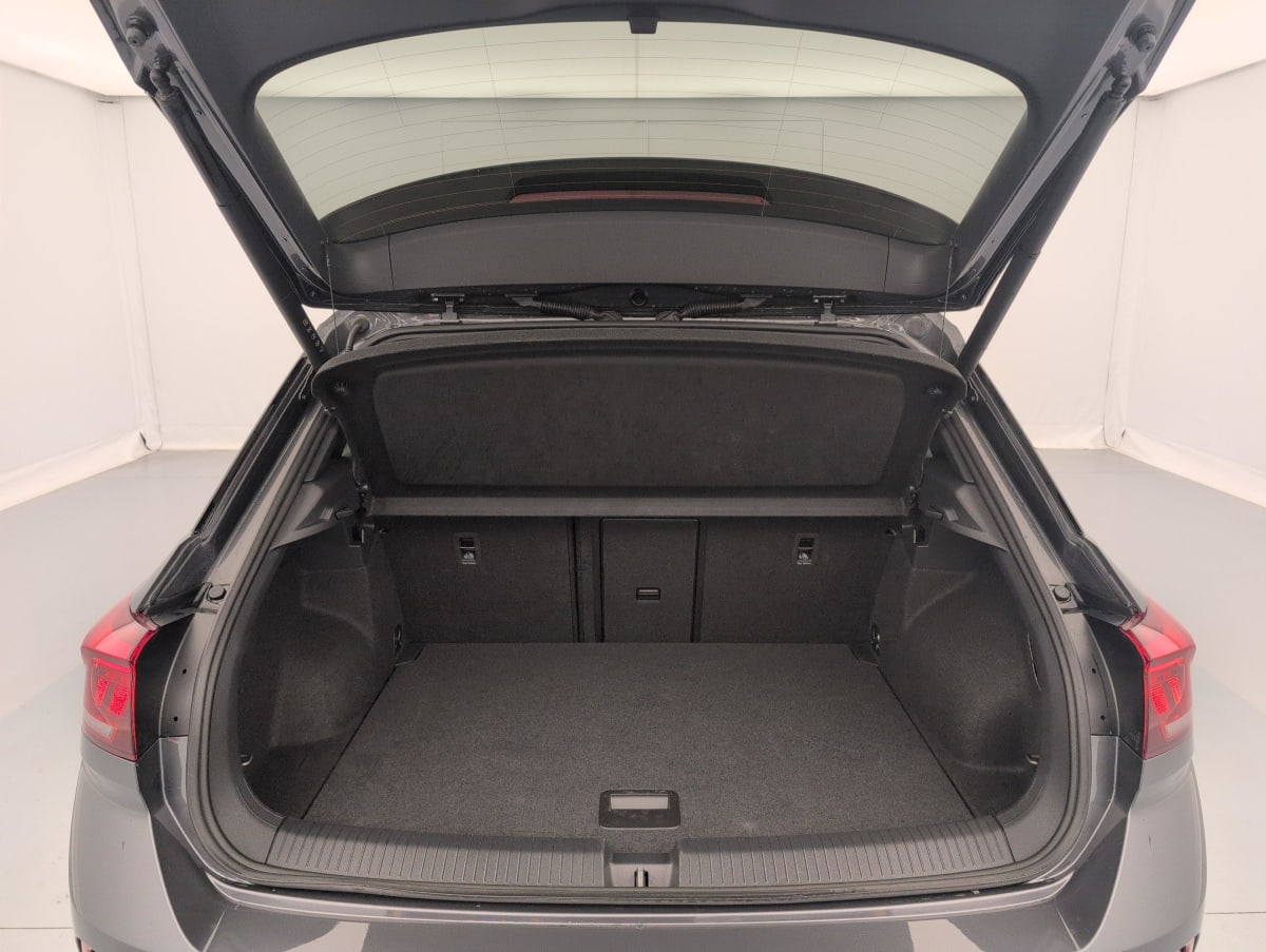 Volkswagen T-Roc - Image 11