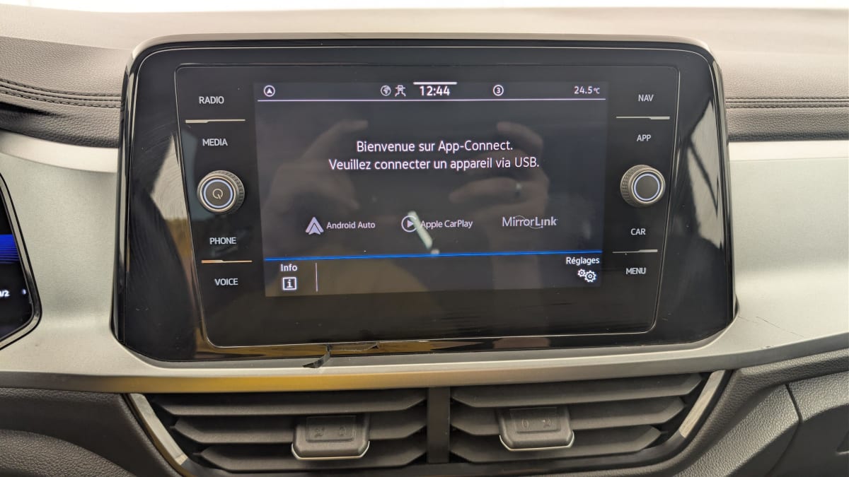 Volkswagen T-Roc - Image 18