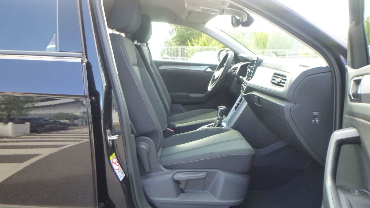 Volkswagen T-Roc - Image 17
