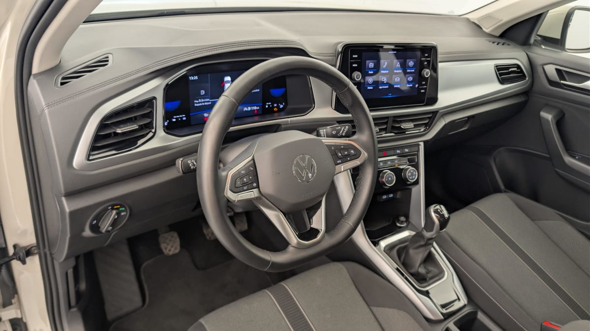 Volkswagen T-Roc - Image 15