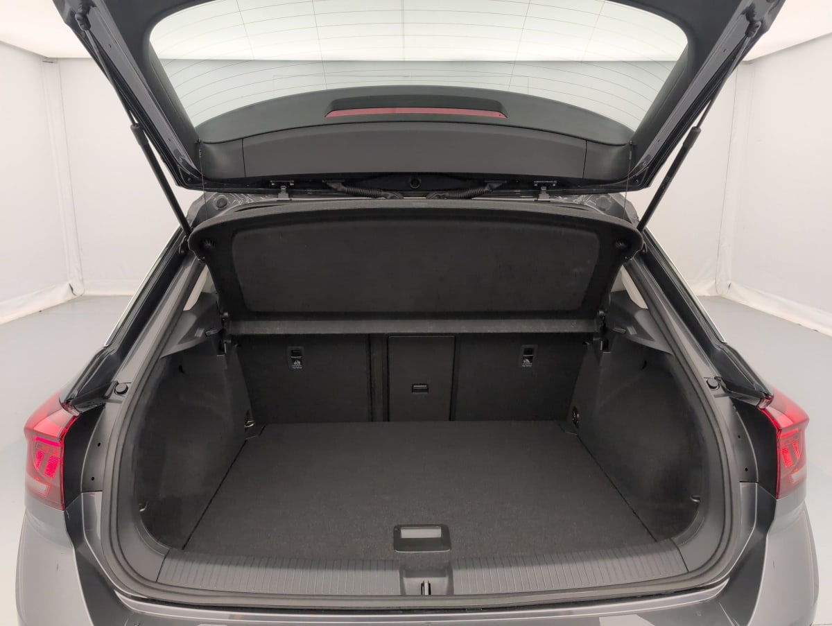 Volkswagen T-Roc - Image 11