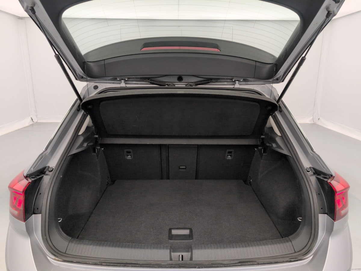 Volkswagen T-Roc - Image 11