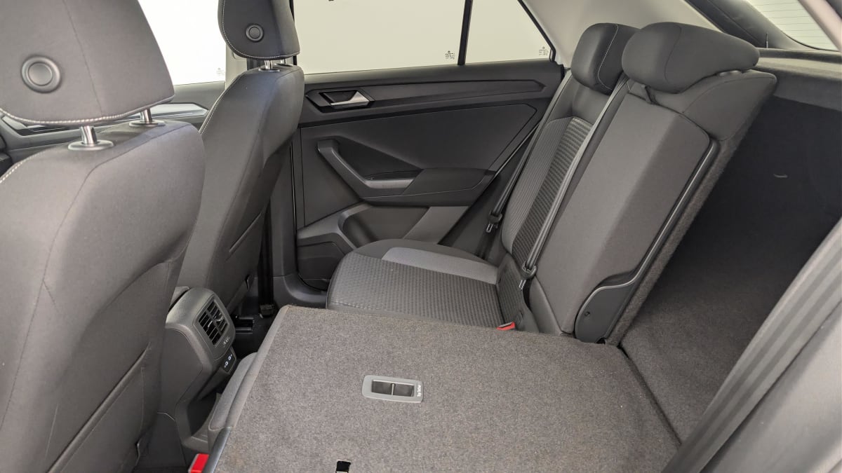 Volkswagen T-Roc - Image 12
