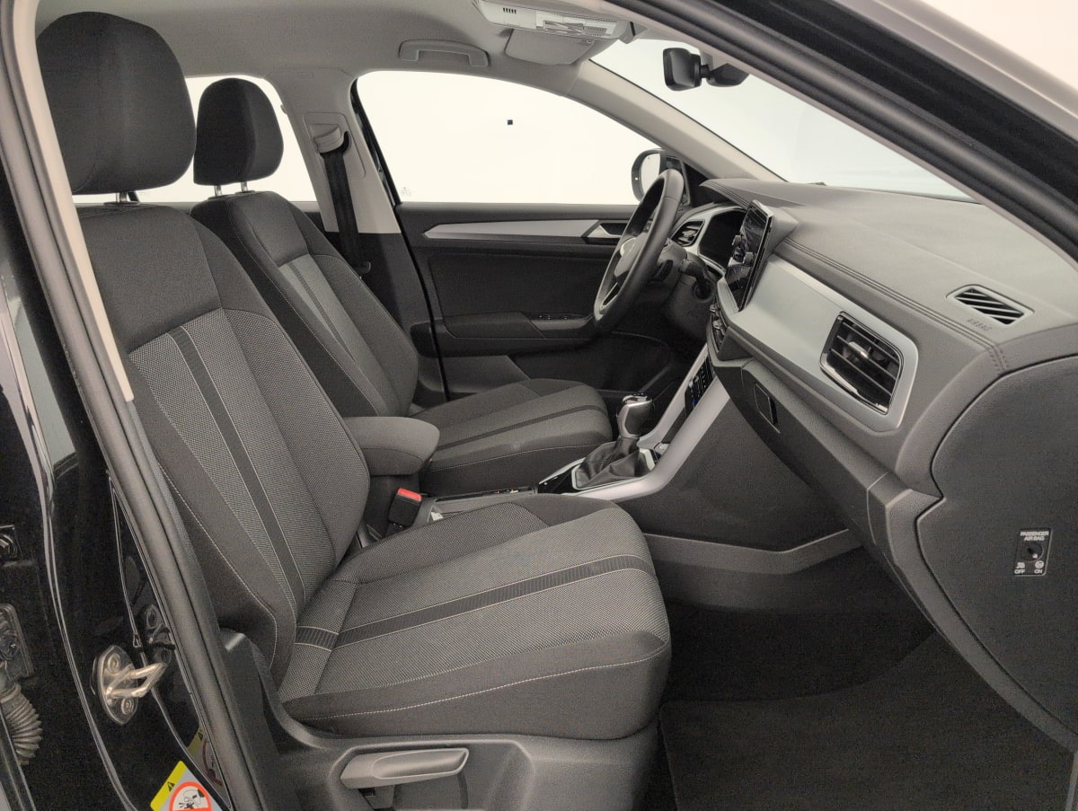 Volkswagen T-Roc - Image 9