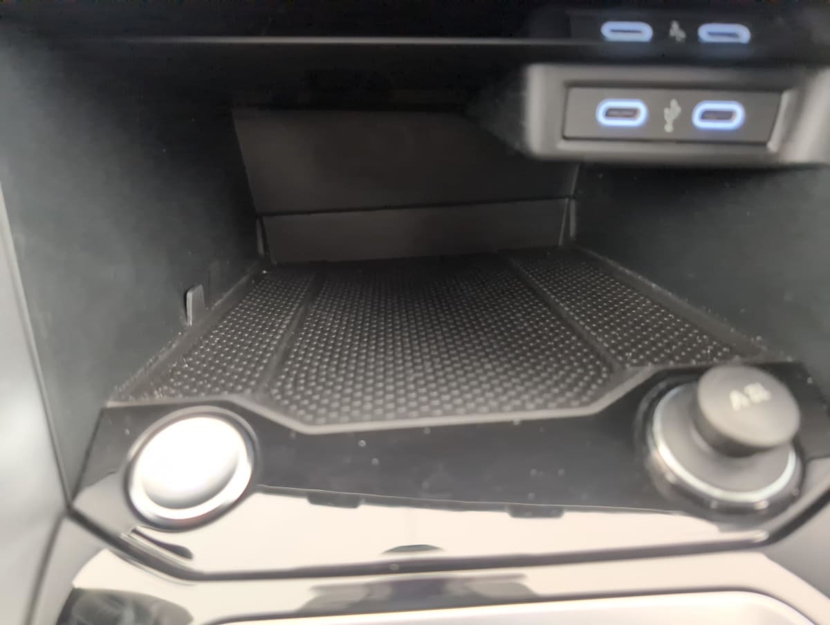 Volkswagen T-Roc - Image 20