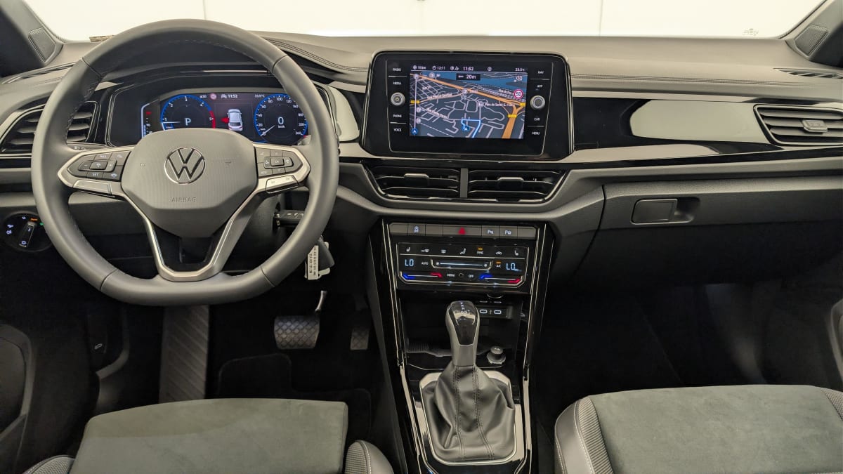 Volkswagen T-Roc - Image 13