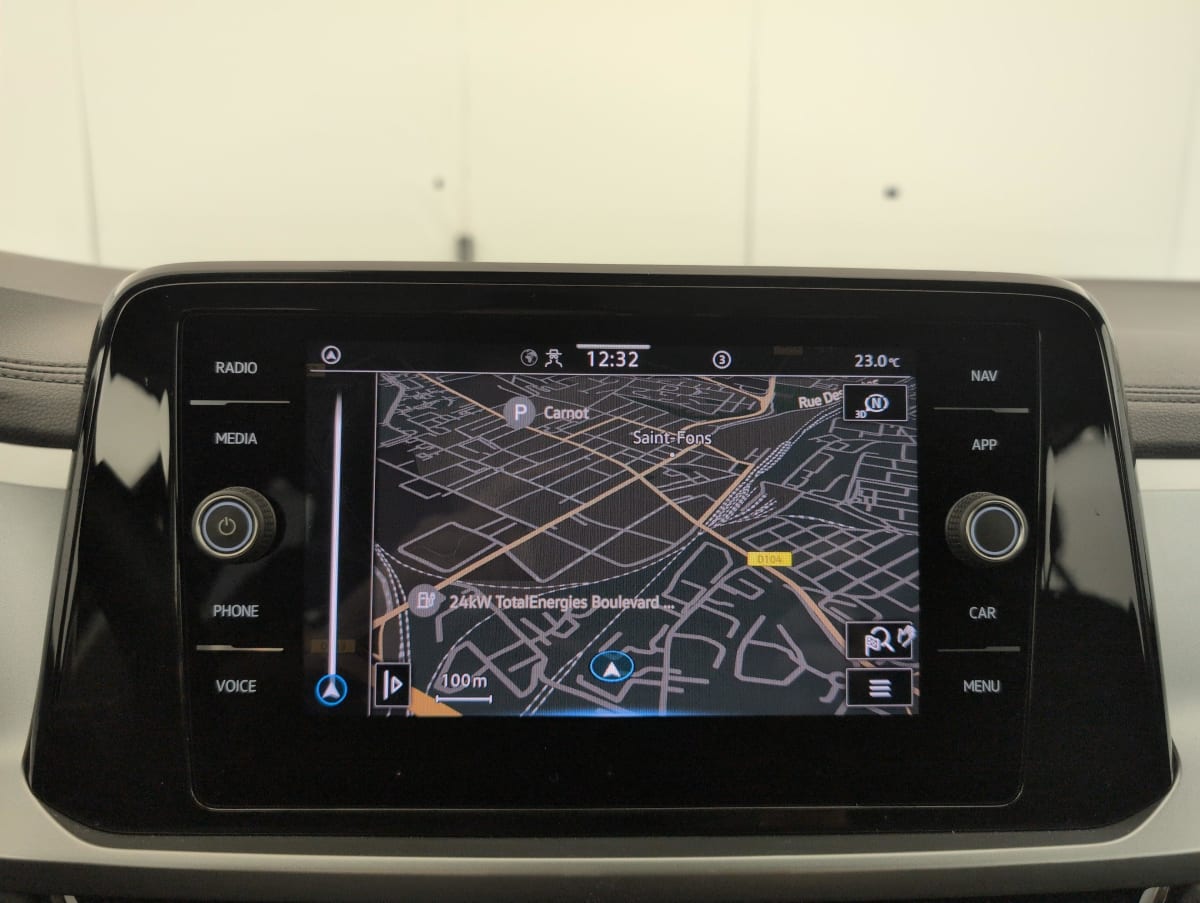Volkswagen T-Roc - Image 18