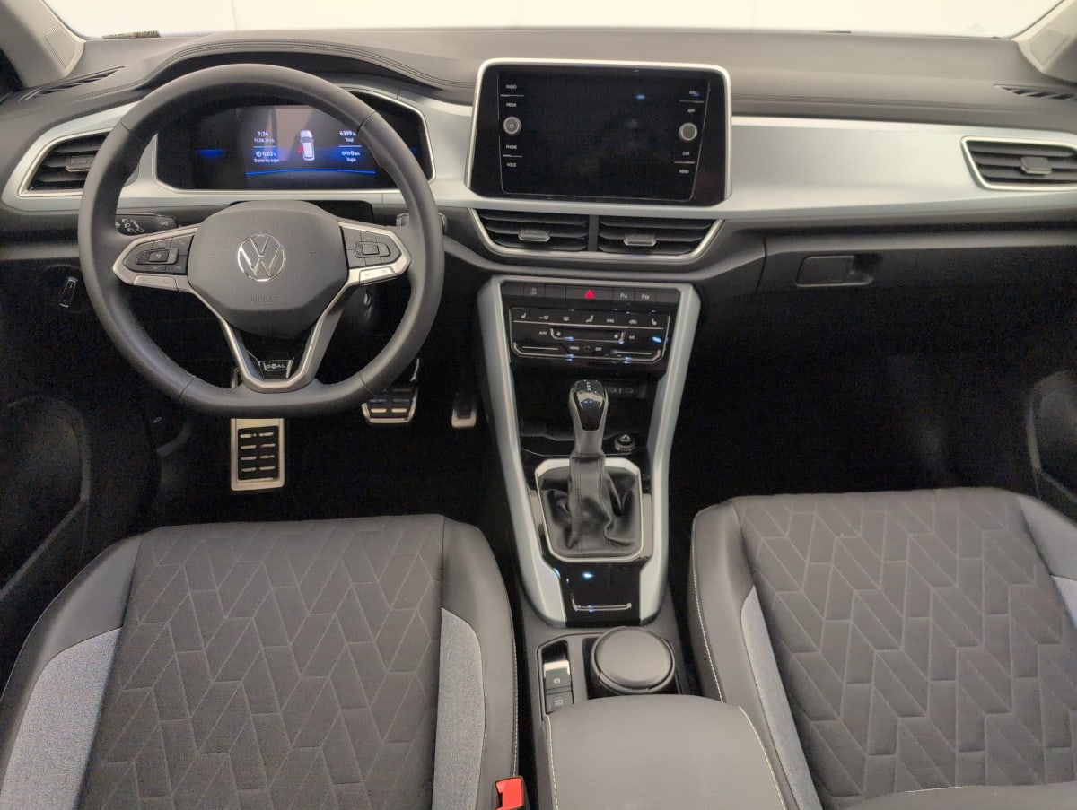 Volkswagen T-Roc - Image 13